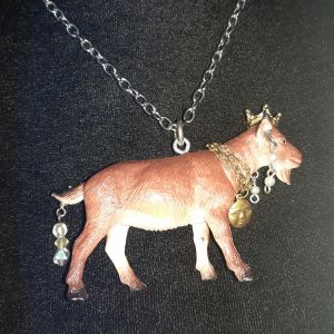 Verkocht ketting geit € 20,00