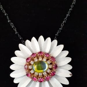 ketting Margriet € 30,00 Gemaakt van een vintage broche